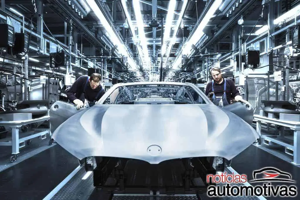BMW-Série-8-Coupé-Dingolfing-6 BMW Série 8 Coupé começa a ser produzido na Alemanha