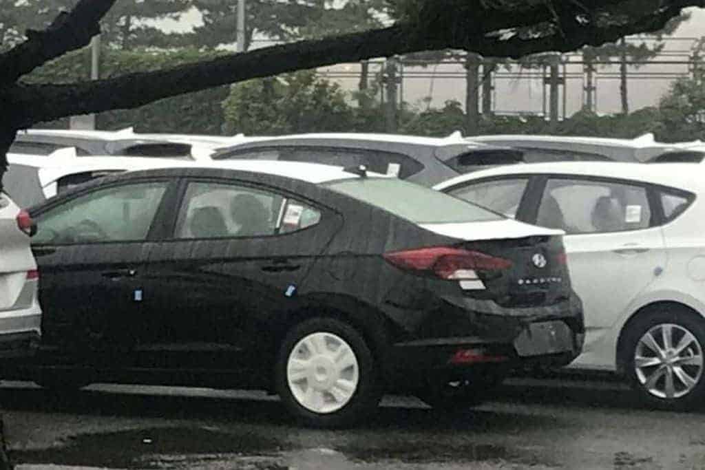 hyundai-elantra-facelift-2 Hyundai Elantra 2019 aparece com visual atualizado
