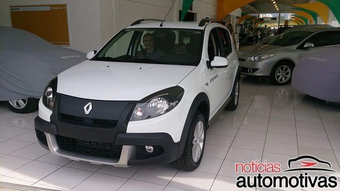 [Imagem: renault-sandero-stepway-2014-branco-2-700x394.jpg]