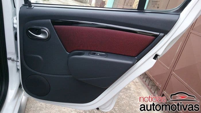 [Imagem: renault-sandero-stepway-2014-branco-9-700x394.jpg]