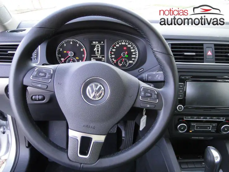 avaliacao jetta highline interior 3 Avaliação NA   Volkswagen Jetta Highline TSI 3   Comportamento e consumo na cidade