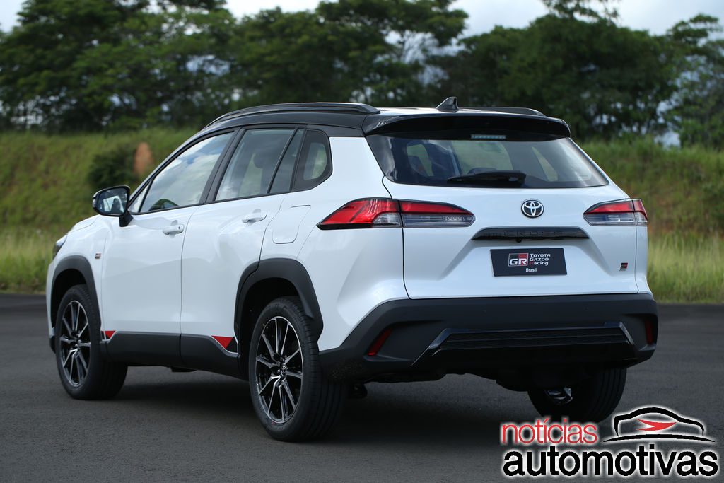 corolla cross gr sport 4