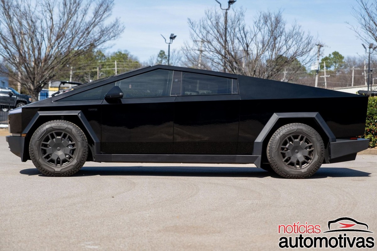 cybertruck preta (2) cybertruck preta (2)