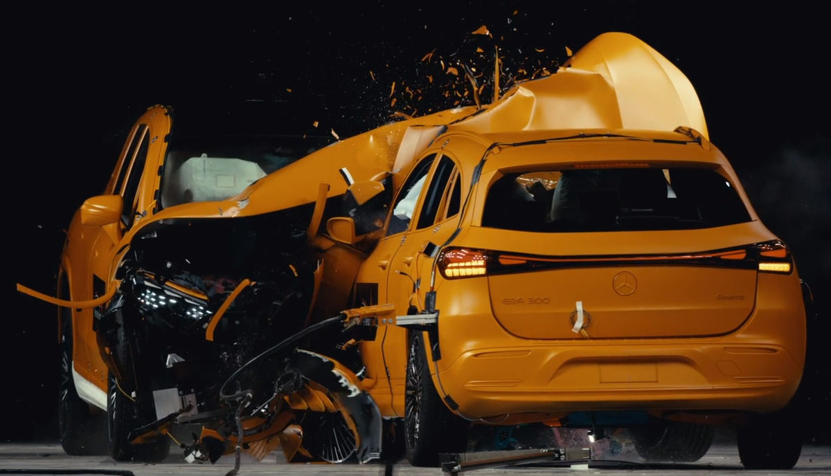 メルセデス・ベンツ・エレクトリック2の衝突テスト メルセデス・ベンツ・エレクトリック2の衝突テスト