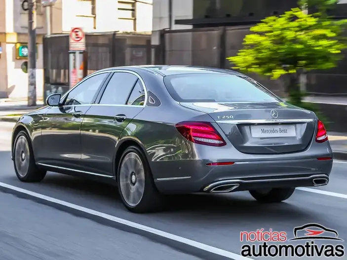 Modela e pinta caminhões carros de corrida