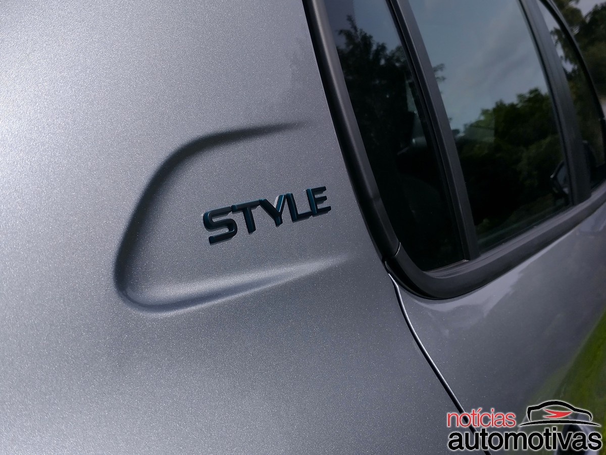 peugeot 208 style 1.0 turbo (7) peugeot 208 style 1.0 turbo (7)