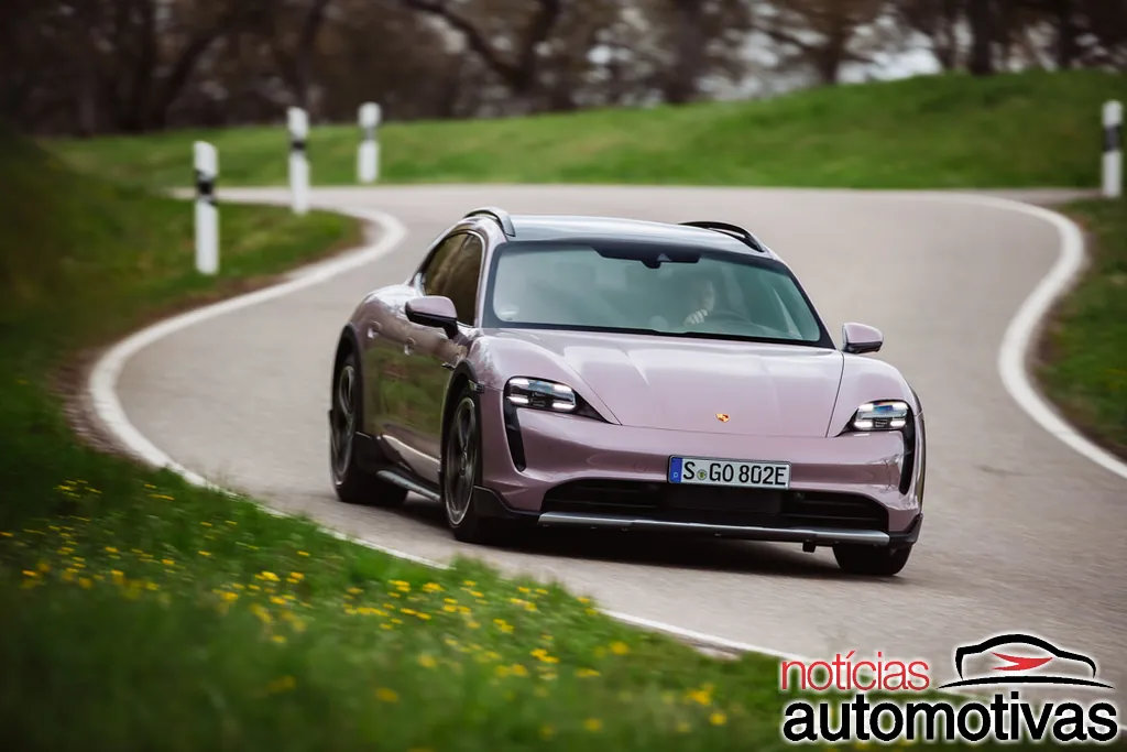 porsche taycan 4 cross turismo 1