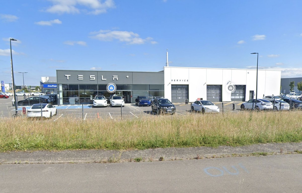 tesla concessionaria franca ataque incendio (2) tesla concessionaria franca ataque incendio (2)