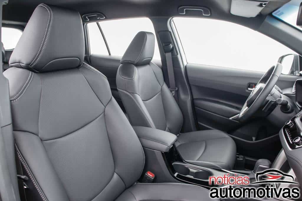 toyota corolla cross na 49