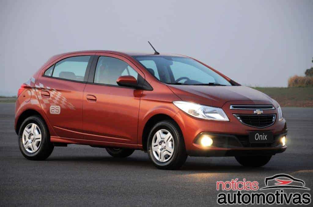 2013-Chevrolet-Onix-Brazil-048-medium.jpg