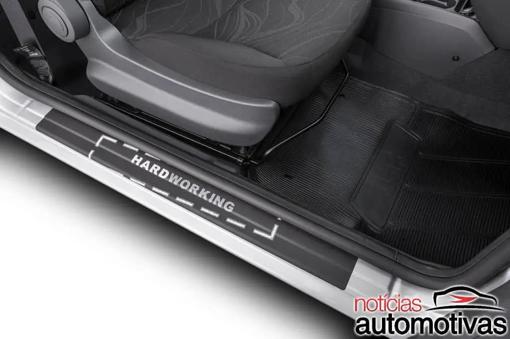 Fiat-Strada-Hard-Working-1.4-CE-2018-2 Fiat-Strada-Hard-Working-1.4-CE-2018-2 Fiat Strada 2018 ganha novos equipamentos; preços variam de R$ 47.250 a R$ 75.490