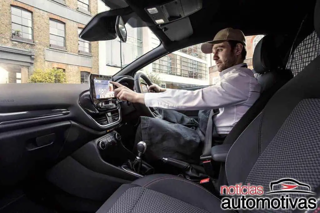 Ford-Fiesta-Van-2019-2 Ford-Fiesta-Van-2019-2 Ford Fiesta Van 2019 estreia como modelo comercial na Europa