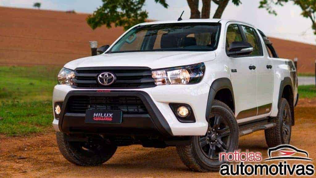 Toyota-Hilux-SR-Challenge-2018-1 Toyota-Hilux-SR-Challenge-2018-1 Toyota Hilux e SW4 2018 trazem novidades e partem de R$ 108.990