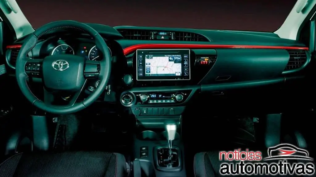 Toyota-Hilux-SR-Challenge-2018-15 Toyota-Hilux-SR-Challenge-2018-15 Toyota Hilux e SW4 2018 trazem novidades e partem de R$ 108.990