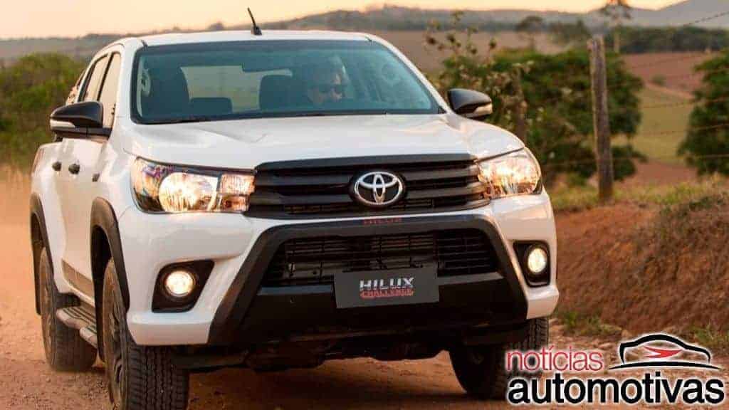 Toyota-Hilux-SR-Challenge-2018-2 Toyota-Hilux-SR-Challenge-2018-2 Toyota Hilux e SW4 2018 trazem novidades e partem de R$ 108.990