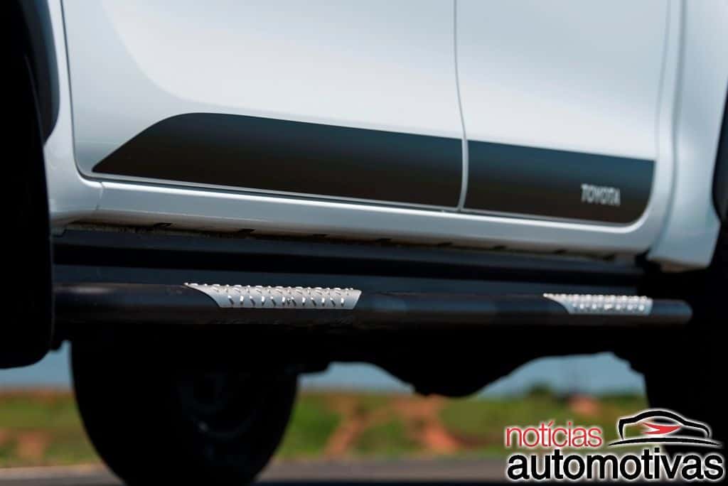 Toyota-Hilux-SR-Challenge-2018-23 Toyota-Hilux-SR-Challenge-2018-23 Toyota Hilux e SW4 2018 trazem novidades e partem de R$ 108.990