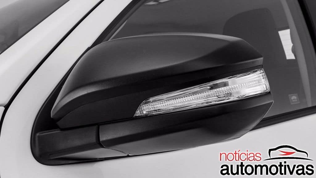Toyota-Hilux-SR-Challenge-2018-24 Toyota-Hilux-SR-Challenge-2018-24 Toyota Hilux e SW4 2018 trazem novidades e partem de R$ 108.990