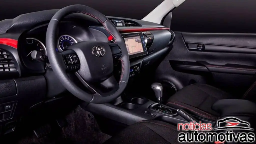 Toyota-Hilux-SR-Challenge-2018-27 Toyota-Hilux-SR-Challenge-2018-27 Toyota Hilux e SW4 2018 trazem novidades e partem de R$ 108.990