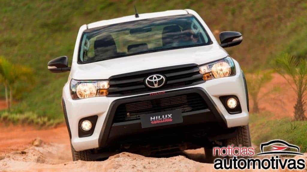 Toyota-Hilux-SR-Challenge-2018-4 Toyota-Hilux-SR-Challenge-2018-4 Toyota Hilux e SW4 2018 trazem novidades e partem de R$ 108.990