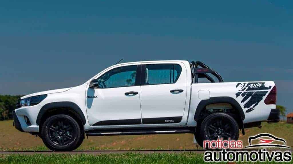 Toyota-Hilux-SR-Challenge-2018-9 Toyota-Hilux-SR-Challenge-2018-9 Toyota Hilux e SW4 2018 trazem novidades e partem de R$ 108.990