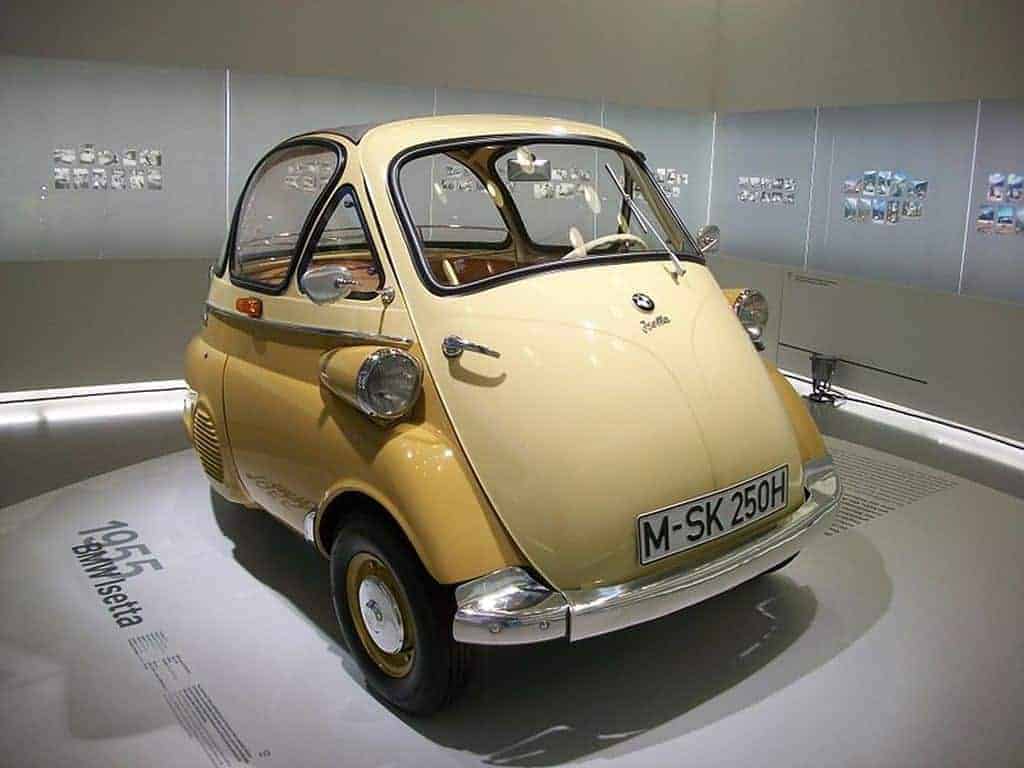 bmw-i1-isetta-9 bmw-i1-isetta-9 BMW i1 Isetta: clássico alemão retorna elétrico e autônomo na visão de designer