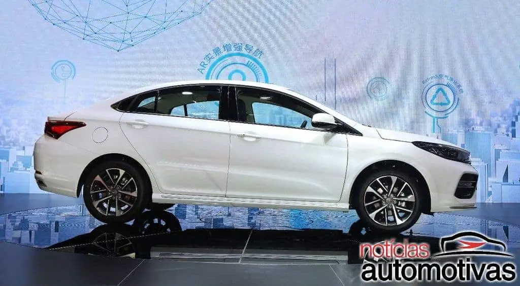 CARROS CHINESES NO BRASIL - Página 21 Chery-arrizo-6-oficial-4