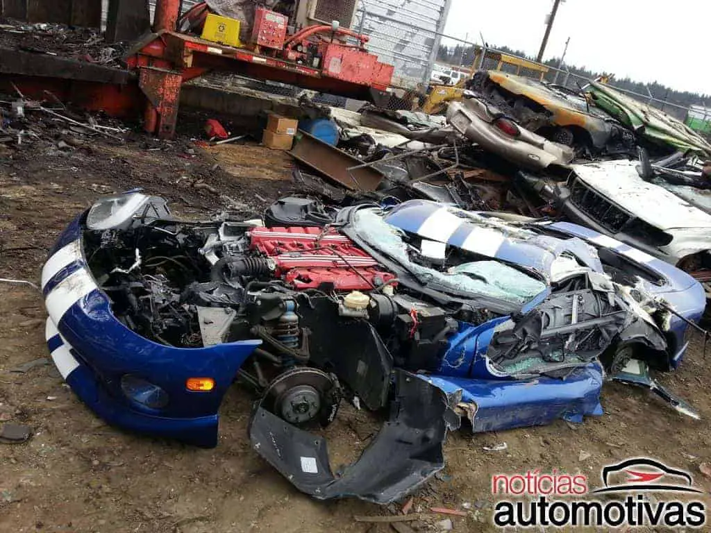 aston-martin-destruidos Por que carros novos são destruídos?