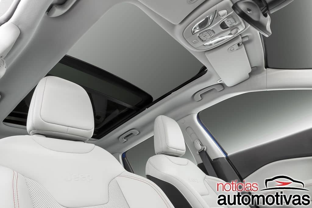 Jeep Compass 2018 ganha versão Limited Diesel, Bancos de Couro Brancos