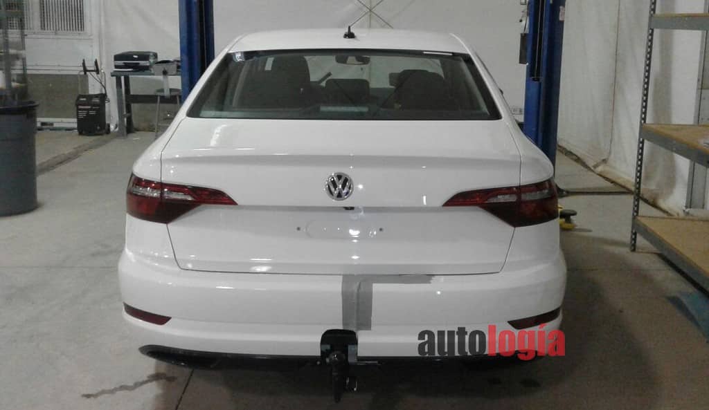 Enquanto isso, no Mexico... - Página 30 Novo-volkswagen-jetta-2018-flagra-1