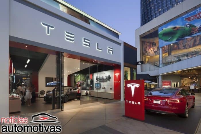 tesla-concessionaria-700x466 Tesla Motors quebra paradigmas e revoluciona mercado automotivo