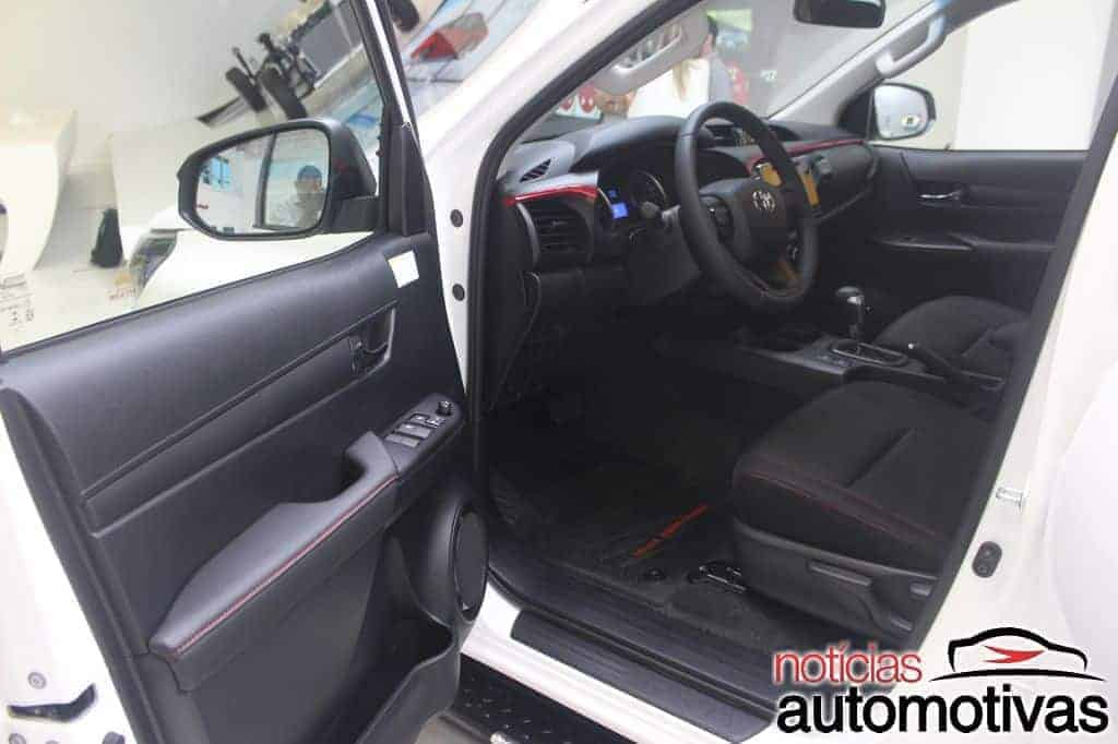 toyota-hilux-challenge-2018-NA-15 toyota-hilux-challenge-2018-NA-15 Toyota Hilux e SW4 2018 trazem novidades e partem de R$ 108.990