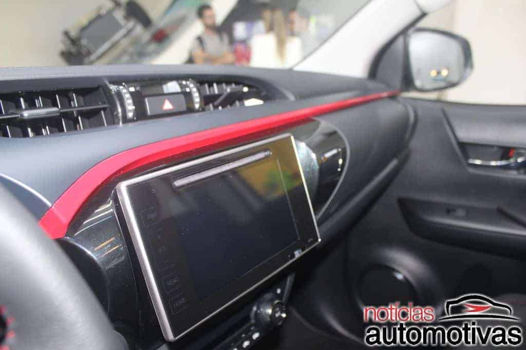 toyota-hilux-challenge-2018-NA-16 toyota-hilux-challenge-2018-NA-16 Toyota Hilux e SW4 2018 trazem novidades e partem de R$ 108.990