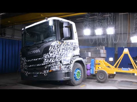 Crash testing gas tanks on a Scania truck