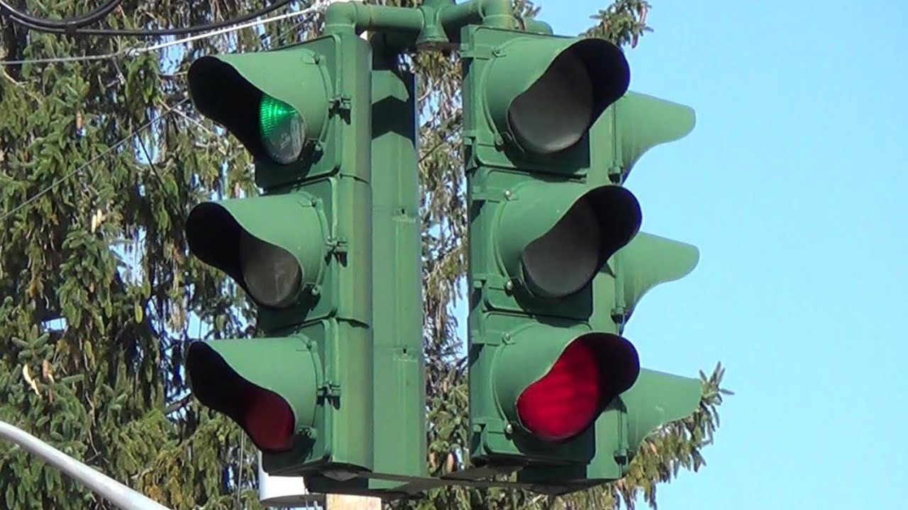 The USA's ONLY Upside Down Traffic Light - Tipperary Hill, Syracuse, New York (FTHVN 925)