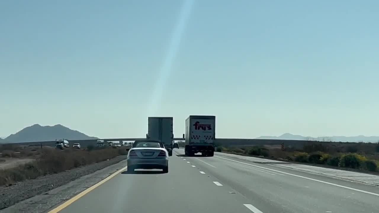 'Slow Poke': New bill would fine drivers for going too slow in the left lane