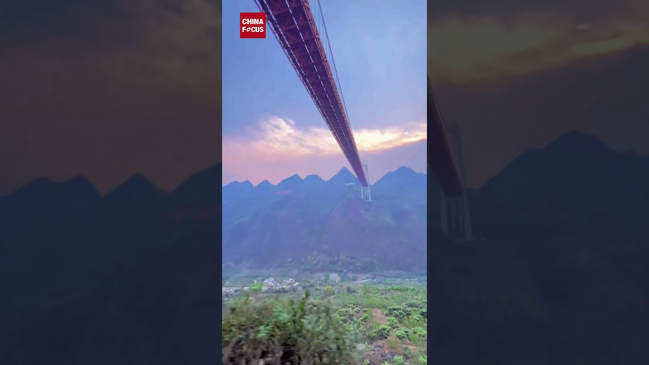 Huajiang grand canyon bridge